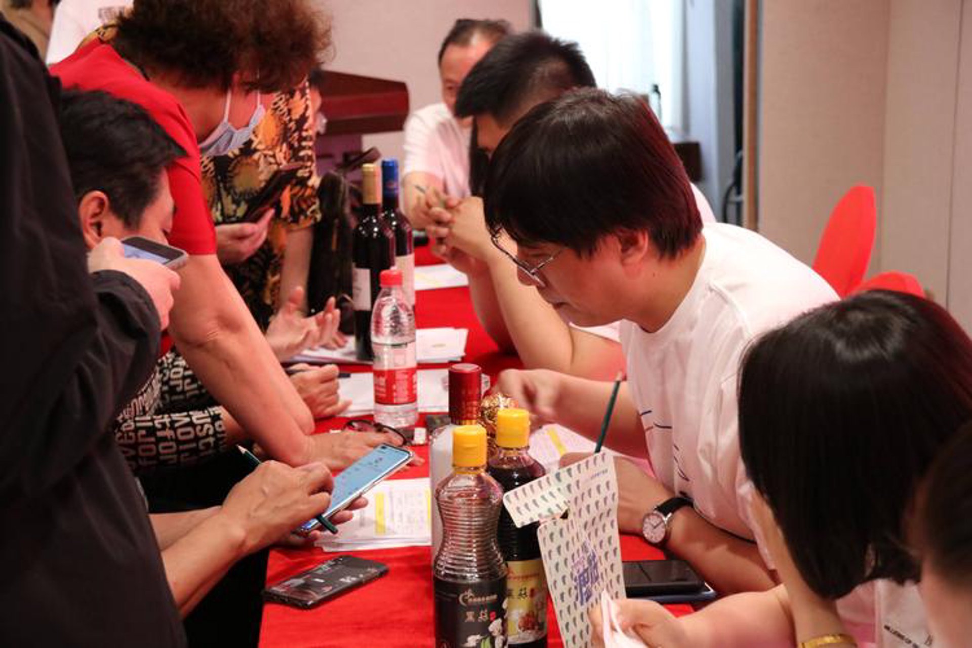 鸿润酒水供应链
